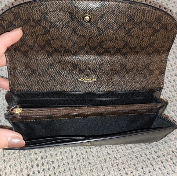 Coach Wallet - Picture 2 of 6
